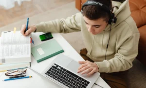 Voice-First eLearning: How to Optimize Training for Conversational Search